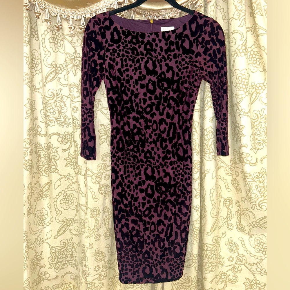 Caché Women’s 0 Form Fitting Burgundy Midi Dress